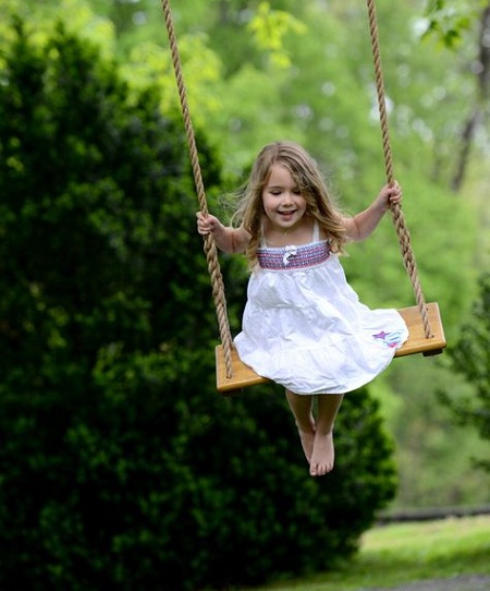 فواید تاب بازی کودکان